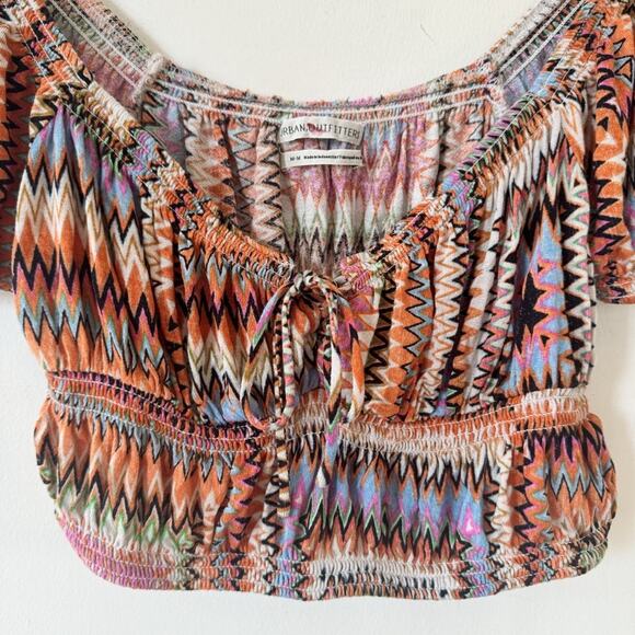 Urban Outfitters Kristi Zig Zag Y2K Aztec Rainbow Puff Sleeve Crop Top M - Picture 5 of 9